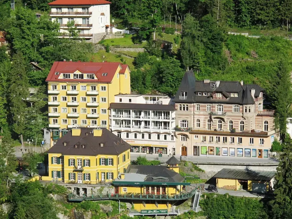 Mountain-view Apartment in Salzburg