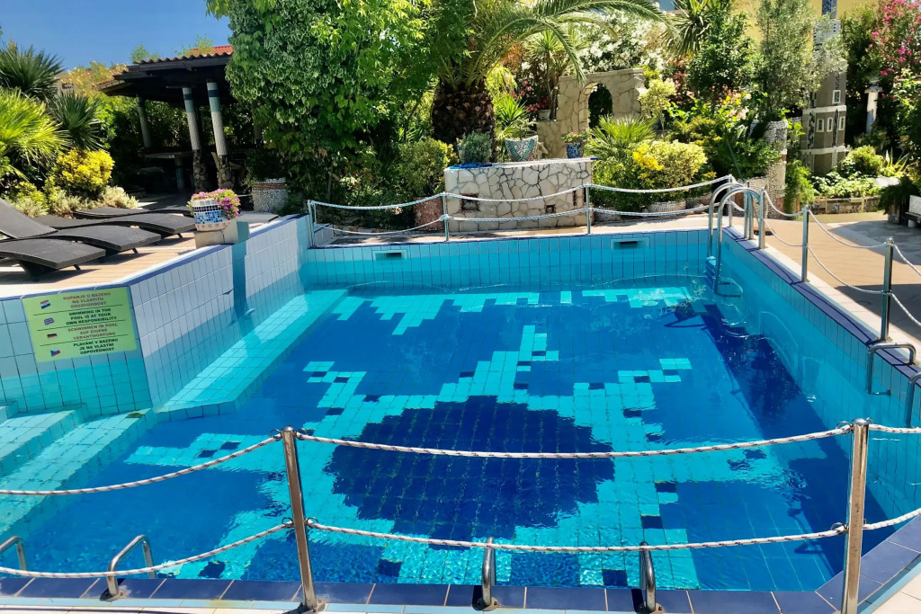 Pool Apartment Tierra 1