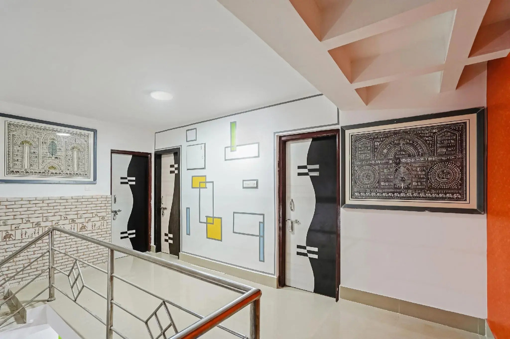 Super Hotel O Swaranpuri Near KIIT Square