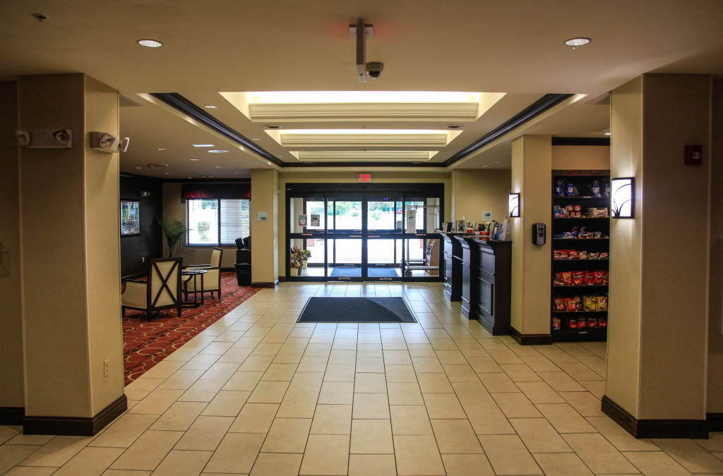 Holiday Inn Express & Suites Cumberland - La Vale by IHG