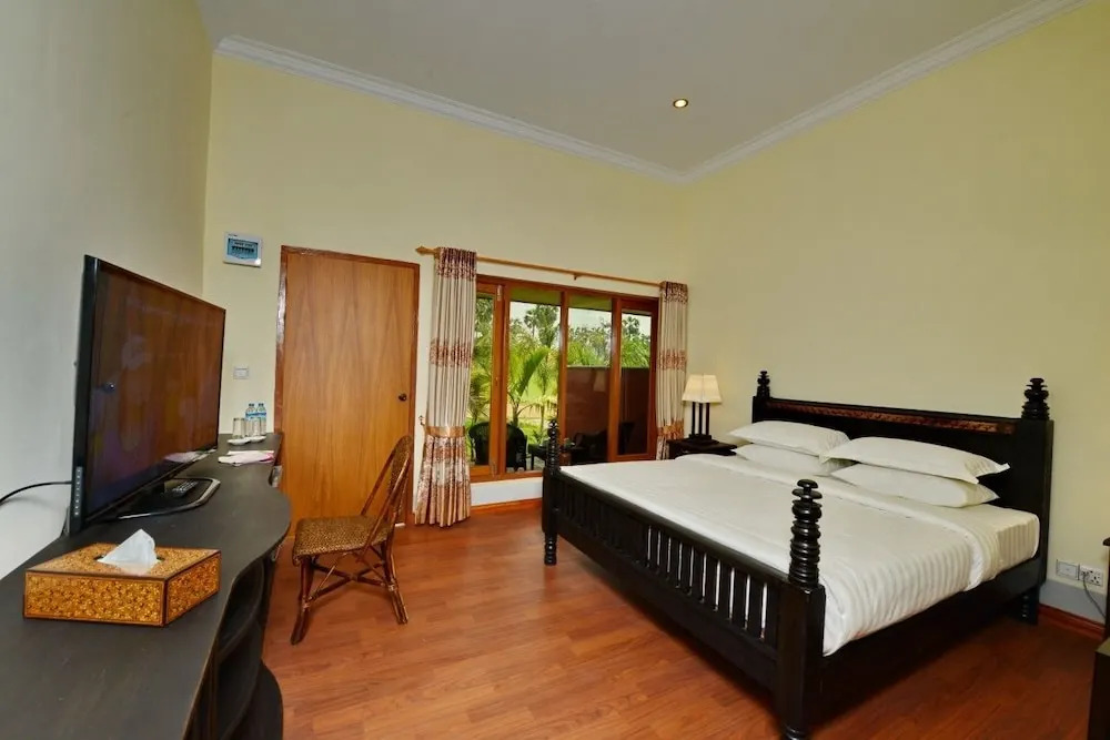 Royal House Hotel