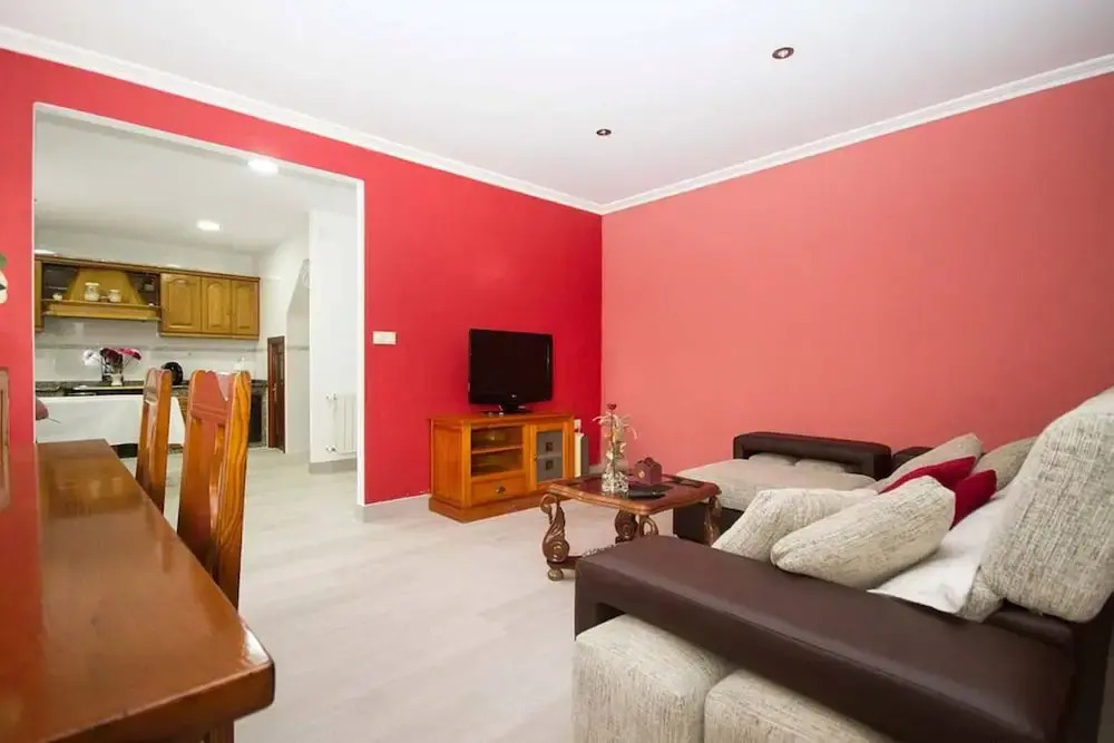 House - 3 Bedrooms with WiFi - 107748