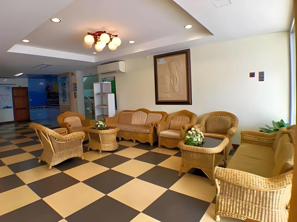 Trat Center Hotel