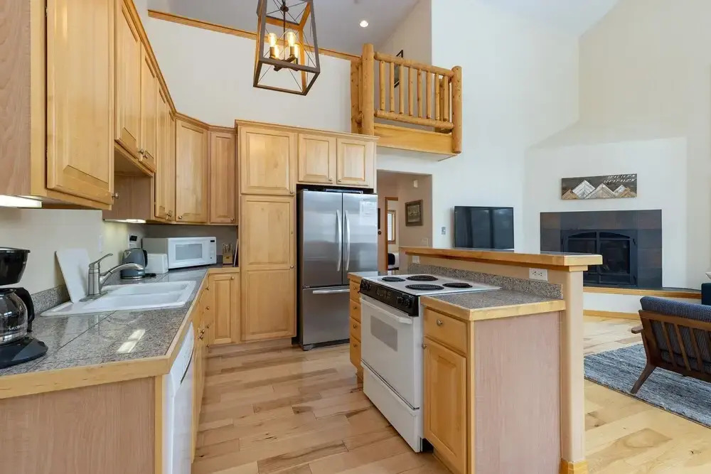 130 Meisel Drive 4 Bedroom Townhouse by RedAwning