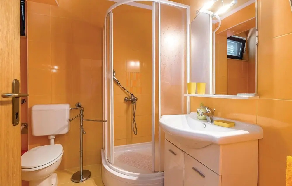 Beautiful Home in Smokvica With Wifi and 6 Bedrooms