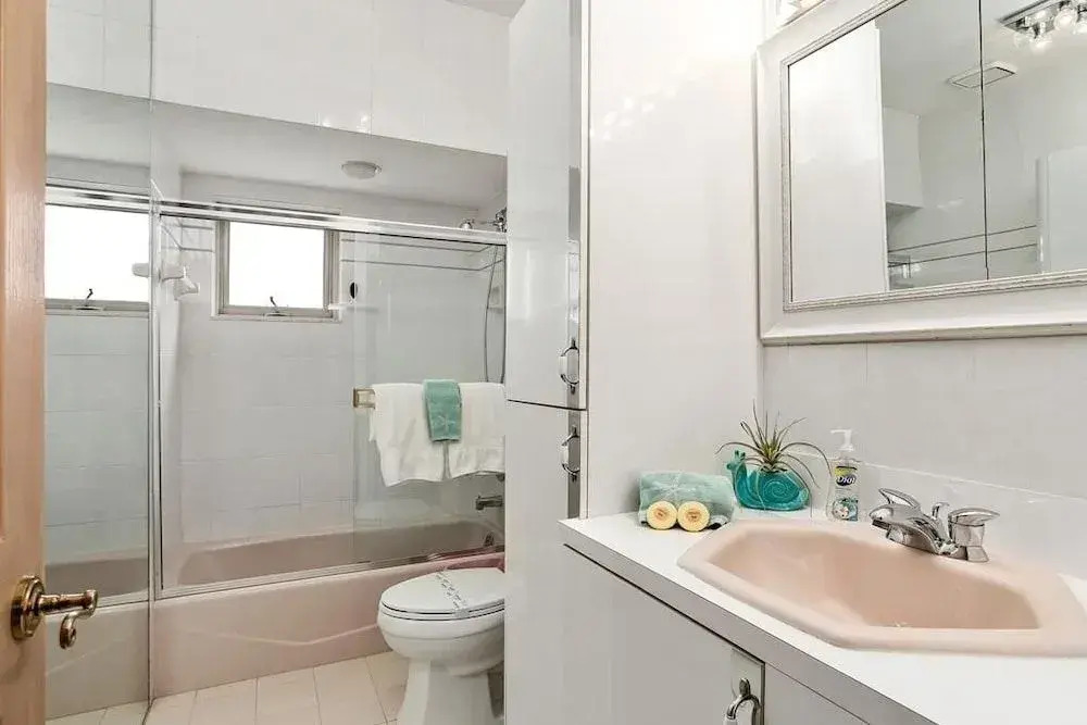 Magnolia Private Home #59999 3 Bedrooms 2 Bathrooms Home by Redawning