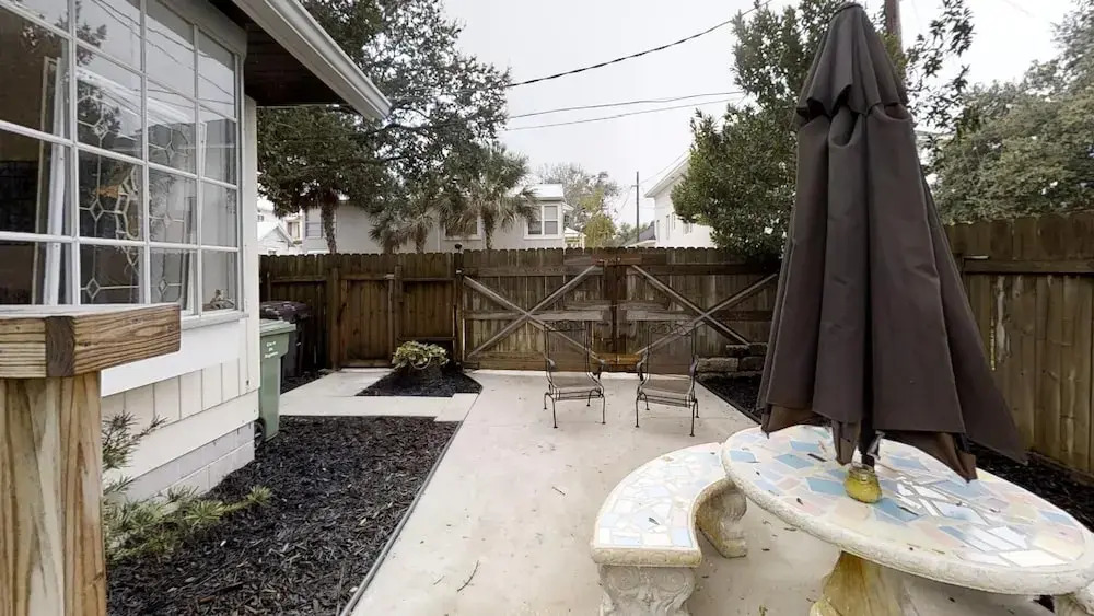 Secluded 2 Bedroom 1 Bath Cottage Home