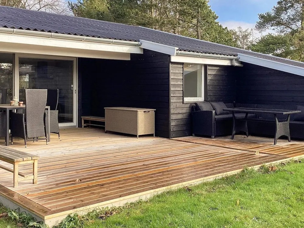 Pet-friendly Stay Near Beach