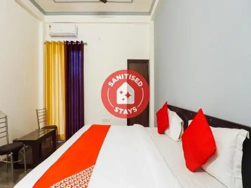 Oyo 76931 Ayansh Residency