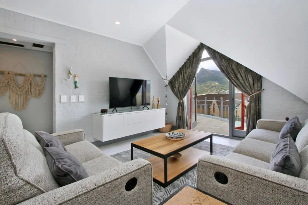48 The Village in Hout Bay