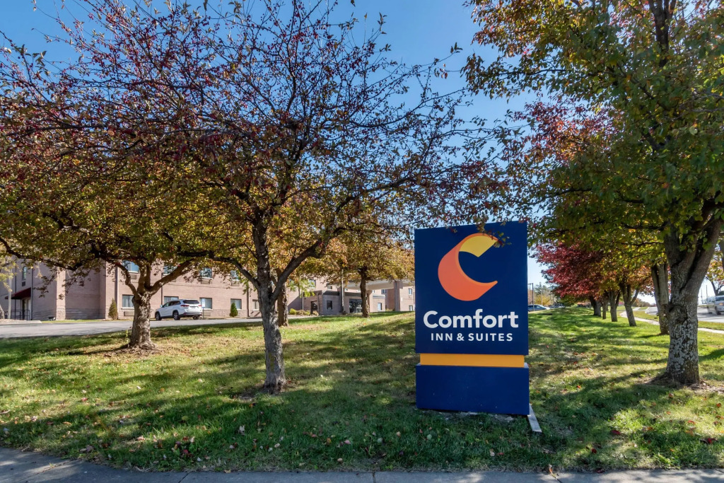 Comfort Inn & Suites Lees Summit - Kansas City
