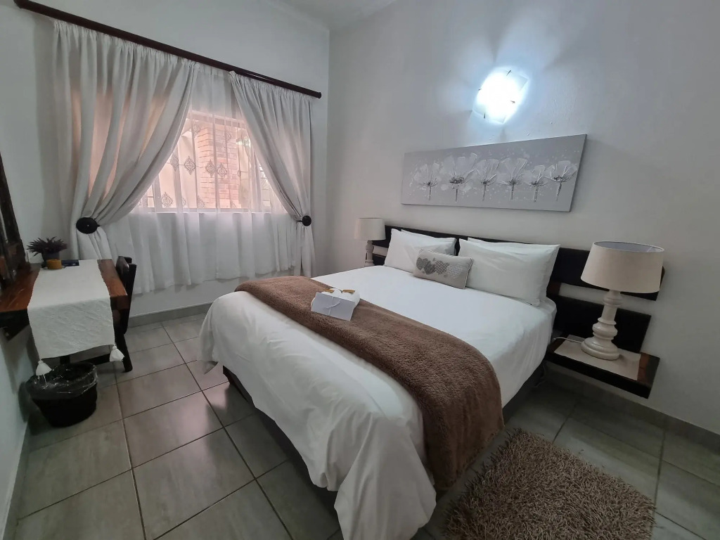 Ndiza Lodge and Cabanas