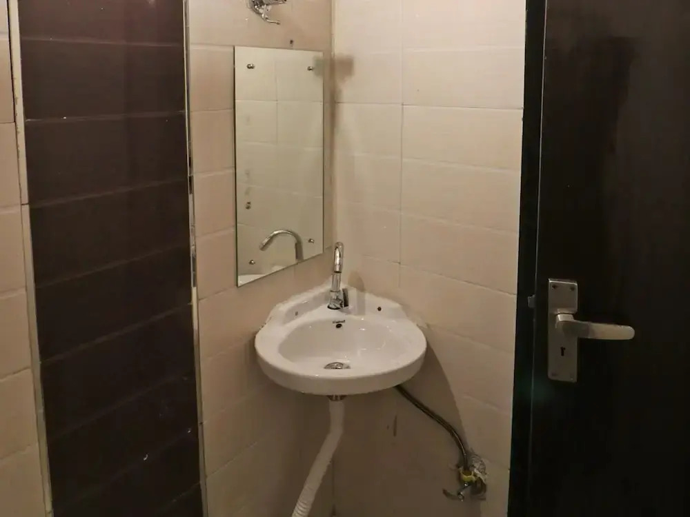 OYO 15763 Hotel Grand inn