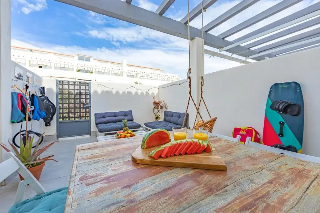 Beach at 350m, Pool, Chillout Patio and Fibre WIFI