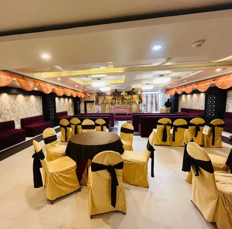 OYO 26773 Hotel Satyam Inn