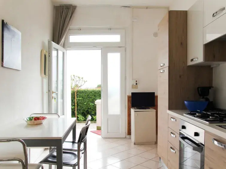 Poggio Al Lago Apartments & Rooms