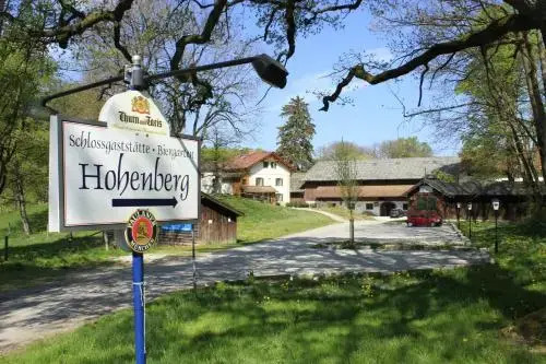 Wald Apartments bei Schlossgaststätte Hohenberg - Seeshaupt, südlicher Stanberger See, kostenfrei Parken, Ladestation für Auto und Fahrad, WLAN, Natur pur
