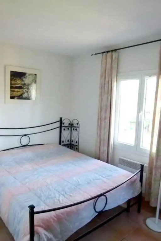 House with 3 Bedrooms in Sainte-Maxime, with Wonderful Mountain View, Enclosed Garden And Wifi - 200 M From the Beach