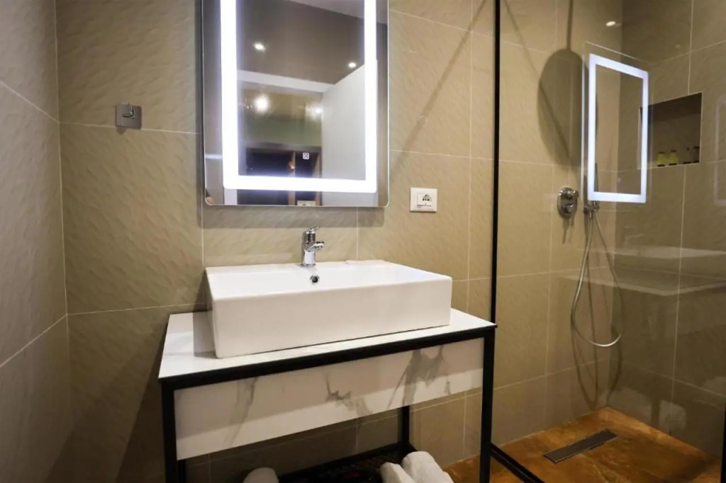 Best Western Plus The Met Tirana Hotel