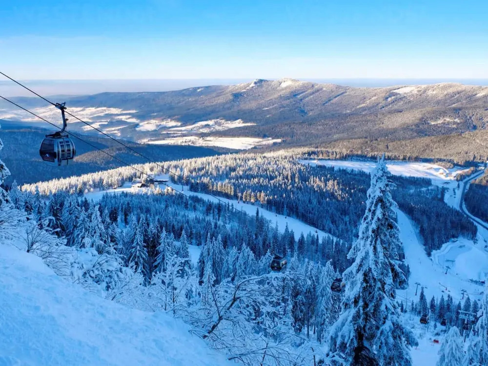 Ferienhaus aus Holz in der Nahe des Skigebiets