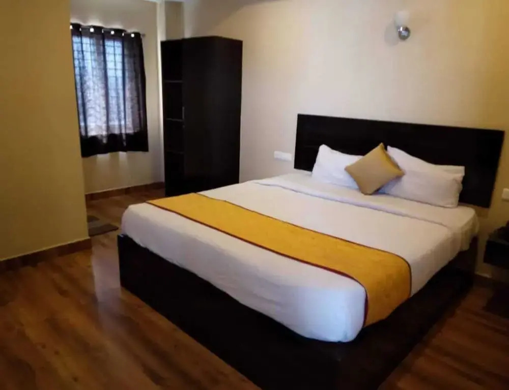 Raajas Grand by OYO Rooms