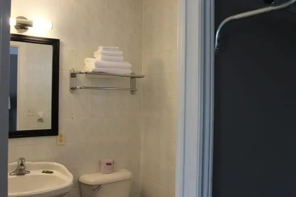 Super 7 Motel London