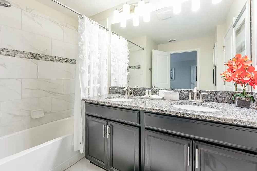 Tvpm-4885rc/sl 4 Bedroom Townhouse by RedAwning