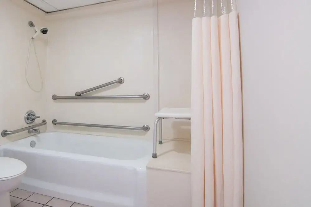 Days Inn & Suites Madisonville