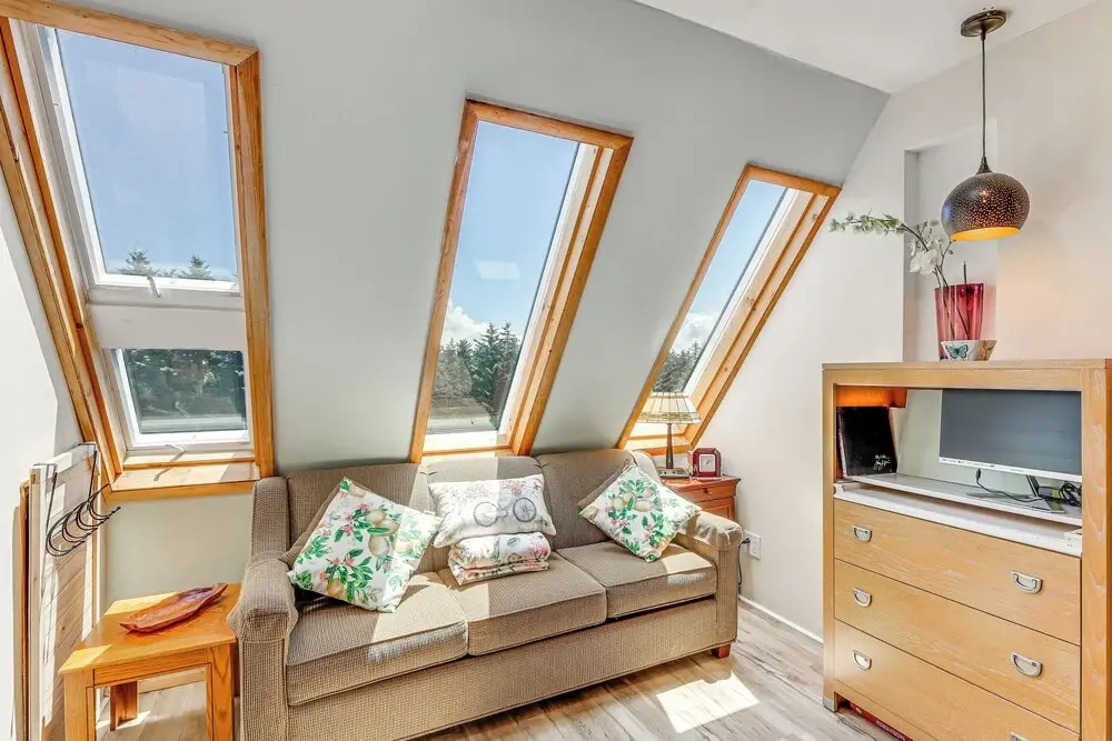 Walk to Slopes: Snowshoe Condo w/ Sunroom