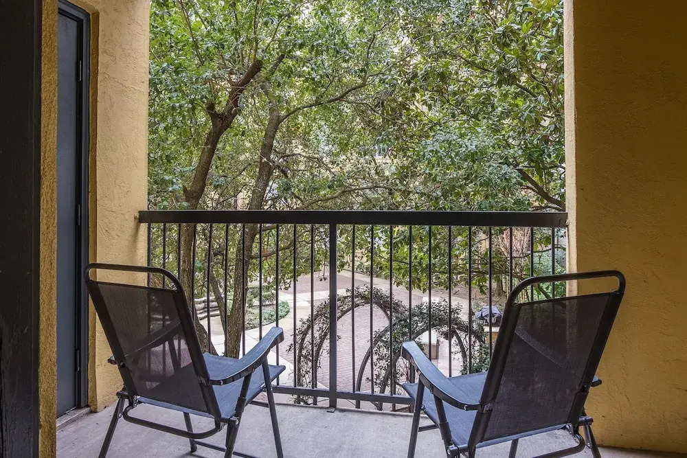 Luxe Midtown Apartments by Frontdesk
