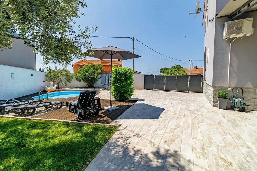 Holiday Home in Loborika With Private Pool