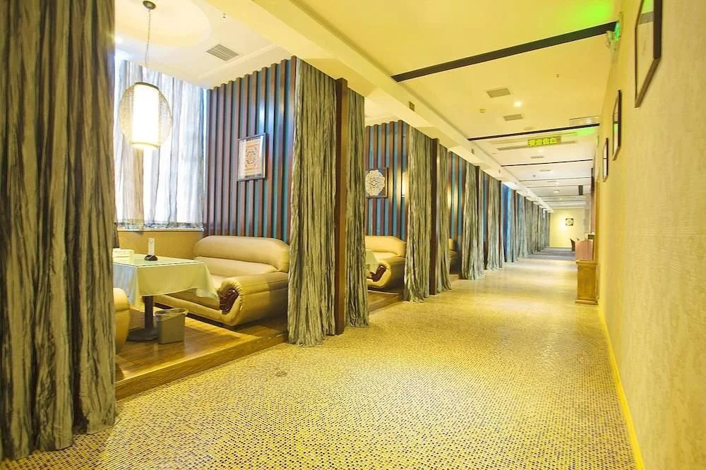 Miaozu Buyi Hotel
