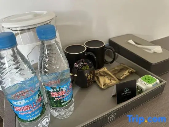 Mengla Yunfan Holiday Hotel