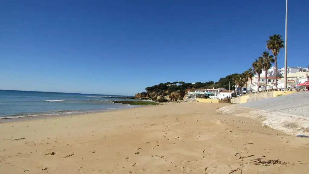 Pomba Branca (4-6 per.) Piscina, 500m Praia