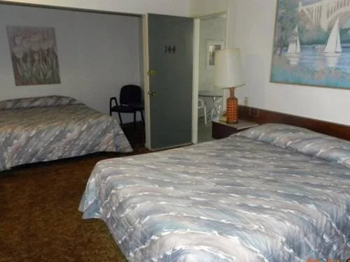 Welcome Grove RV Park & Motel
