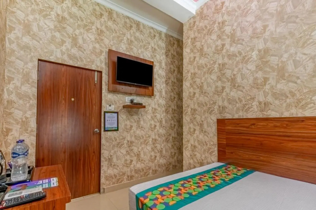 Treebo Una Regency - Near Danapur Railway Station