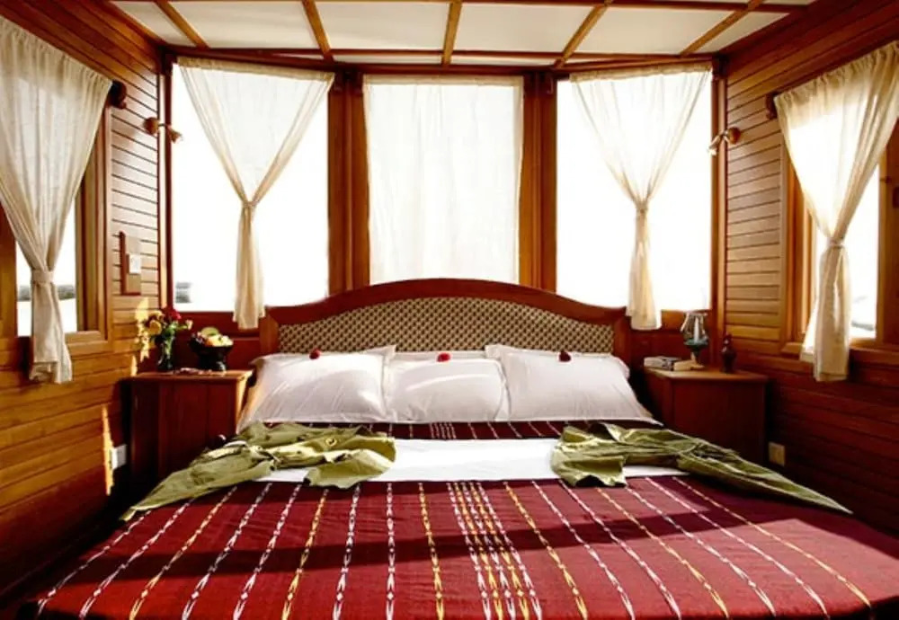 Amara River Cruise