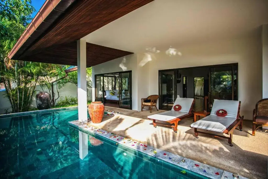 Secret Garden Villa 3BR（Pool/Walk to beach）