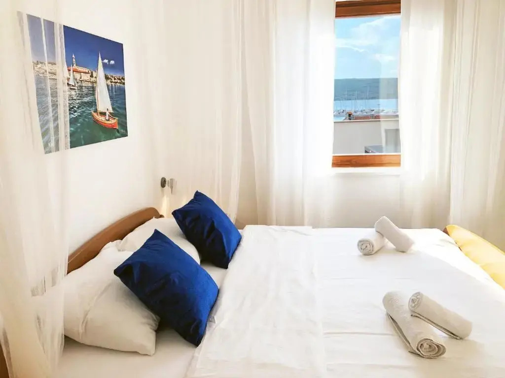 Family Apartments Monika - sea view - heated pool II