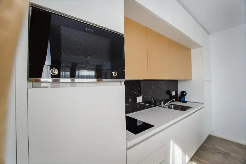 No. 10 - The Penthouse in City Center