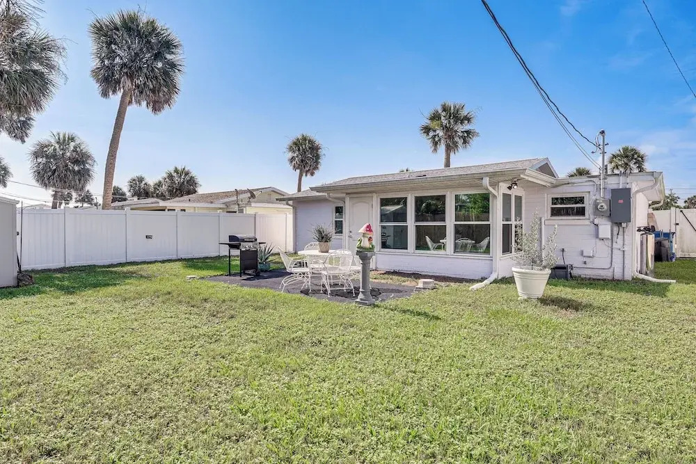 Walk to Ocean: Cozy Home w/ Yard in Ormond Beach!