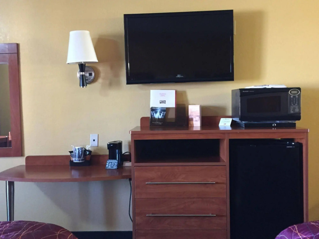 Royal Inn Pearsall