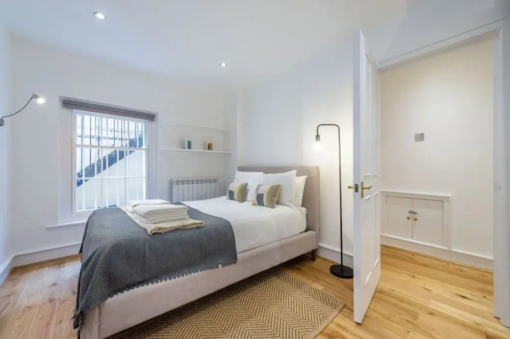 Regency Residences - Fitzrovia - by Frankie Says