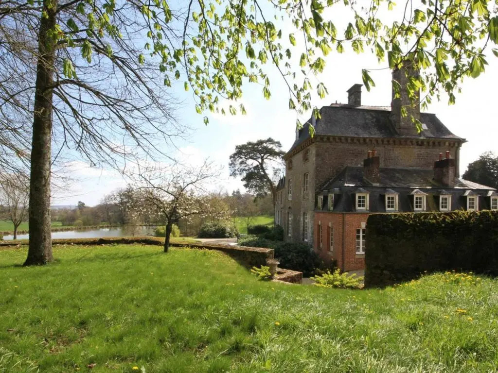 Demeure historique dans un château avec jardin et connexion WIFI - FR-1-497-13