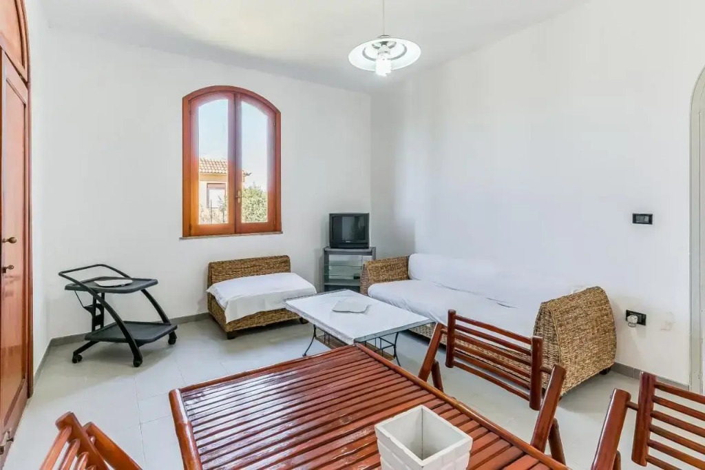 Red house near the sandy beach, parking & wi-fi