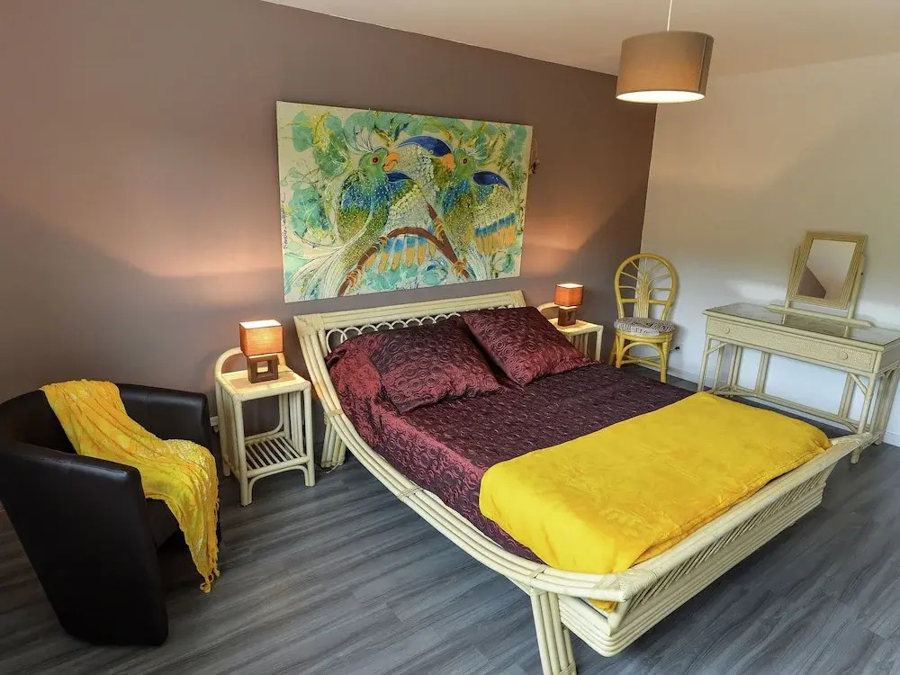 Welcoming Villa in Fouesnant With Swimming Pool