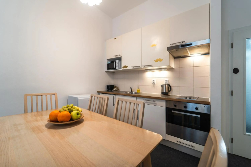 Little Tom Apartments