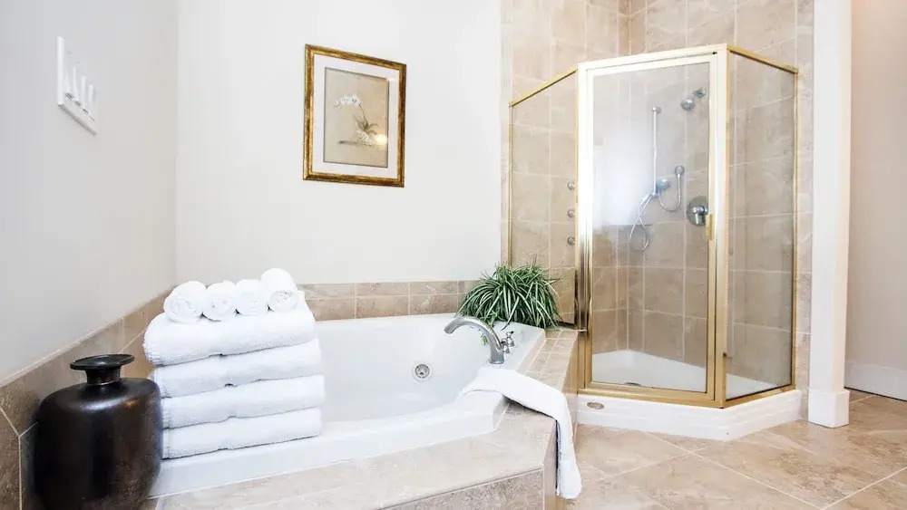 Three Bedroom With Waterfront Views - Unit Crc0104