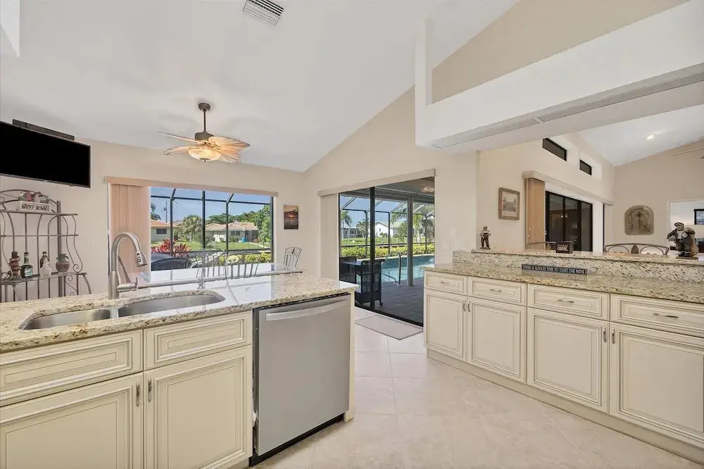 Punta Gorda Isles 3 Bedroom Private Pool+Spa Home on Canal 3 Home