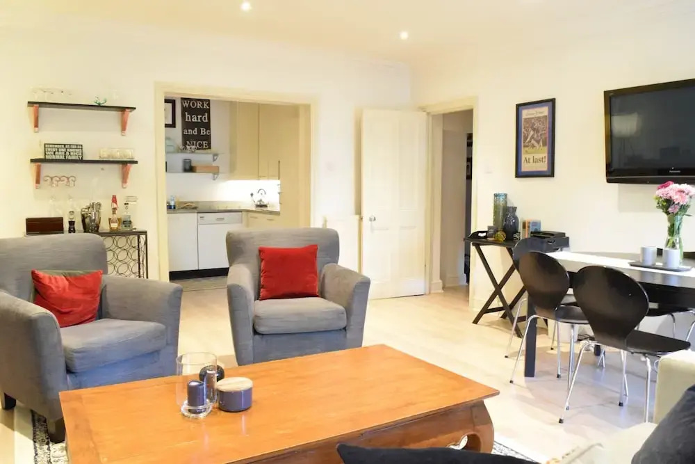 2 Bedroom Apartment With Garden Near Maida Vale